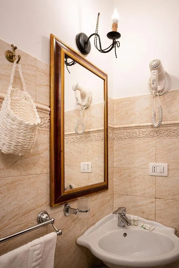 Ares Rooms Ortigia Syracuse Guest house