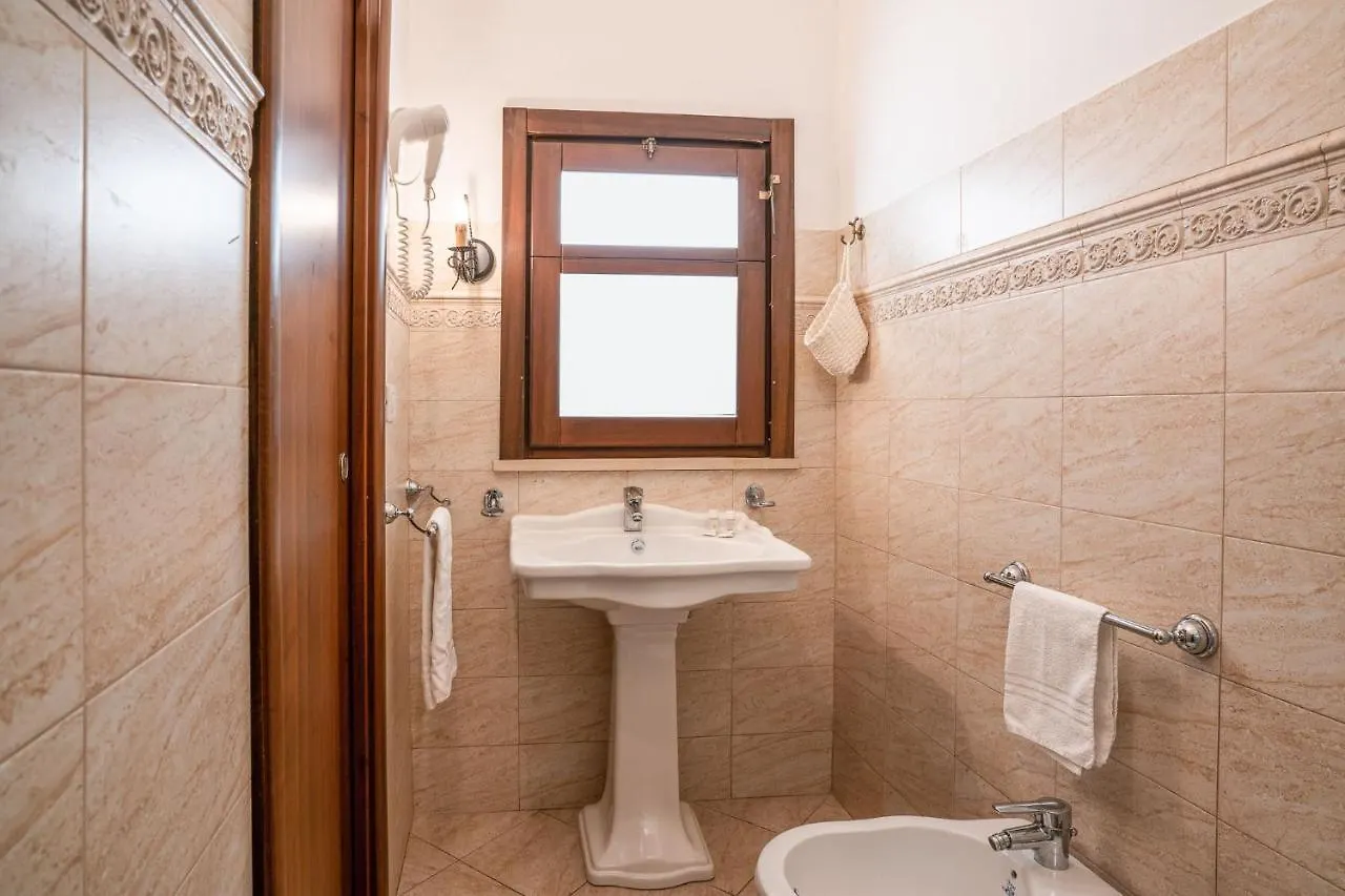 Ares Rooms Ortigia Syracuse Guest house